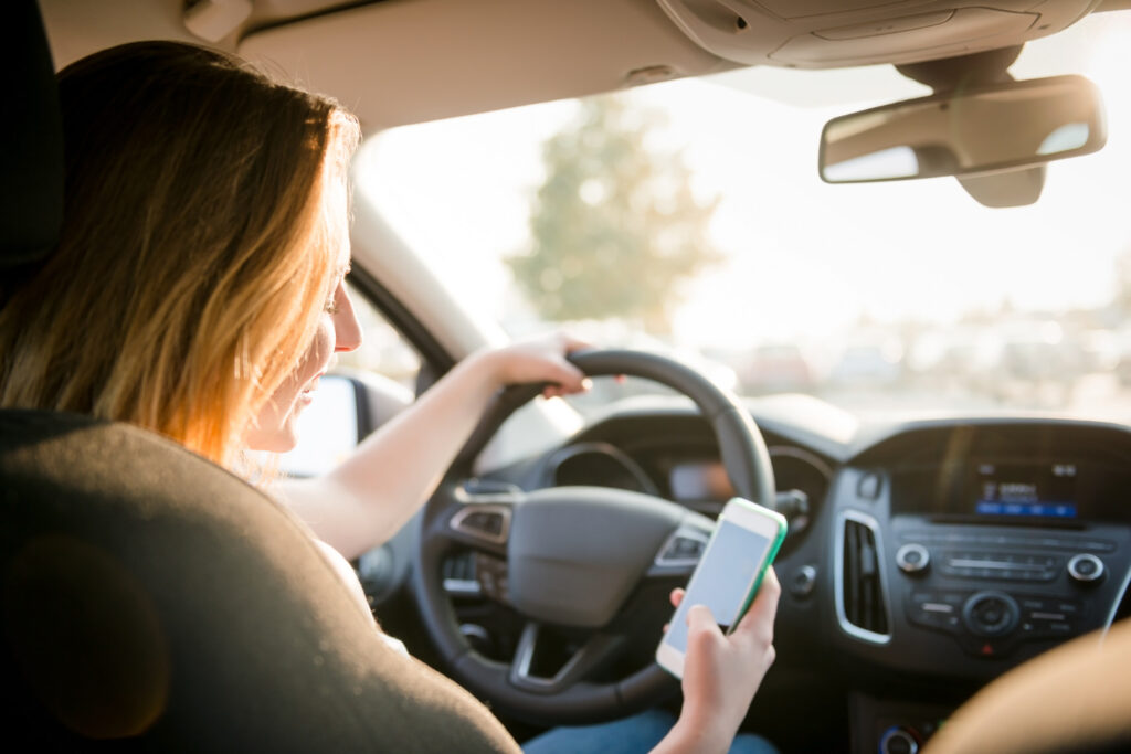5 Ways to Avoid Distracted Driving